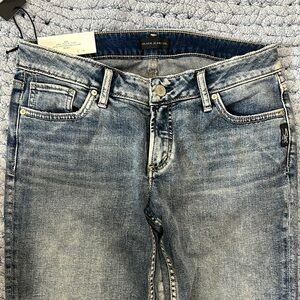 Silver Jeans Women's Blue Jeans Suki Capri/ Mid-rise/ Curvy 29x22 1/2